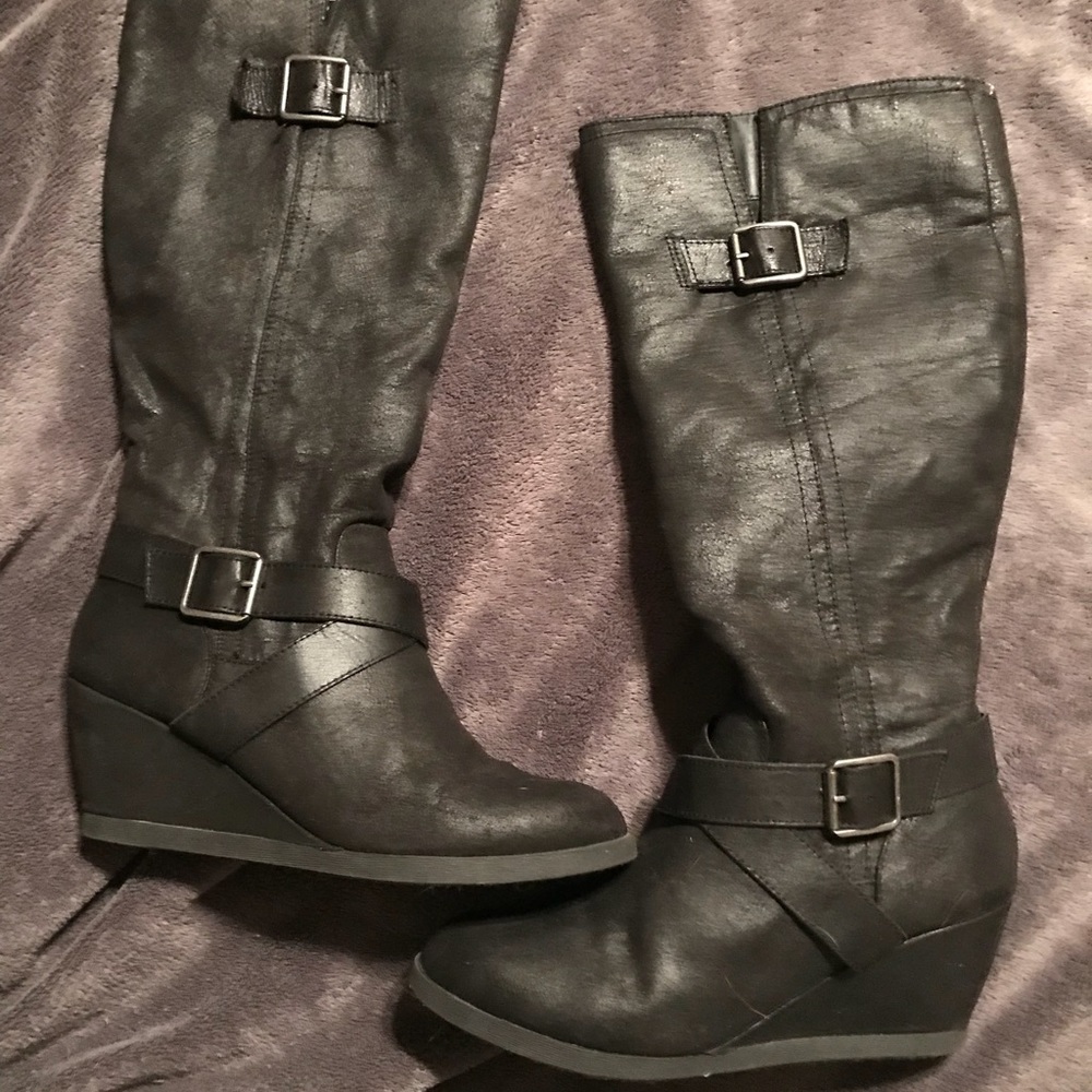 Black Wedge Boots